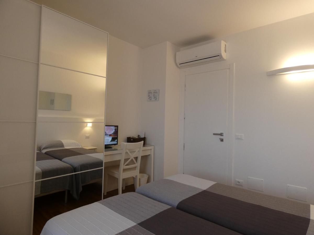 Sant'Anna Hostel Специя Екстериор снимка